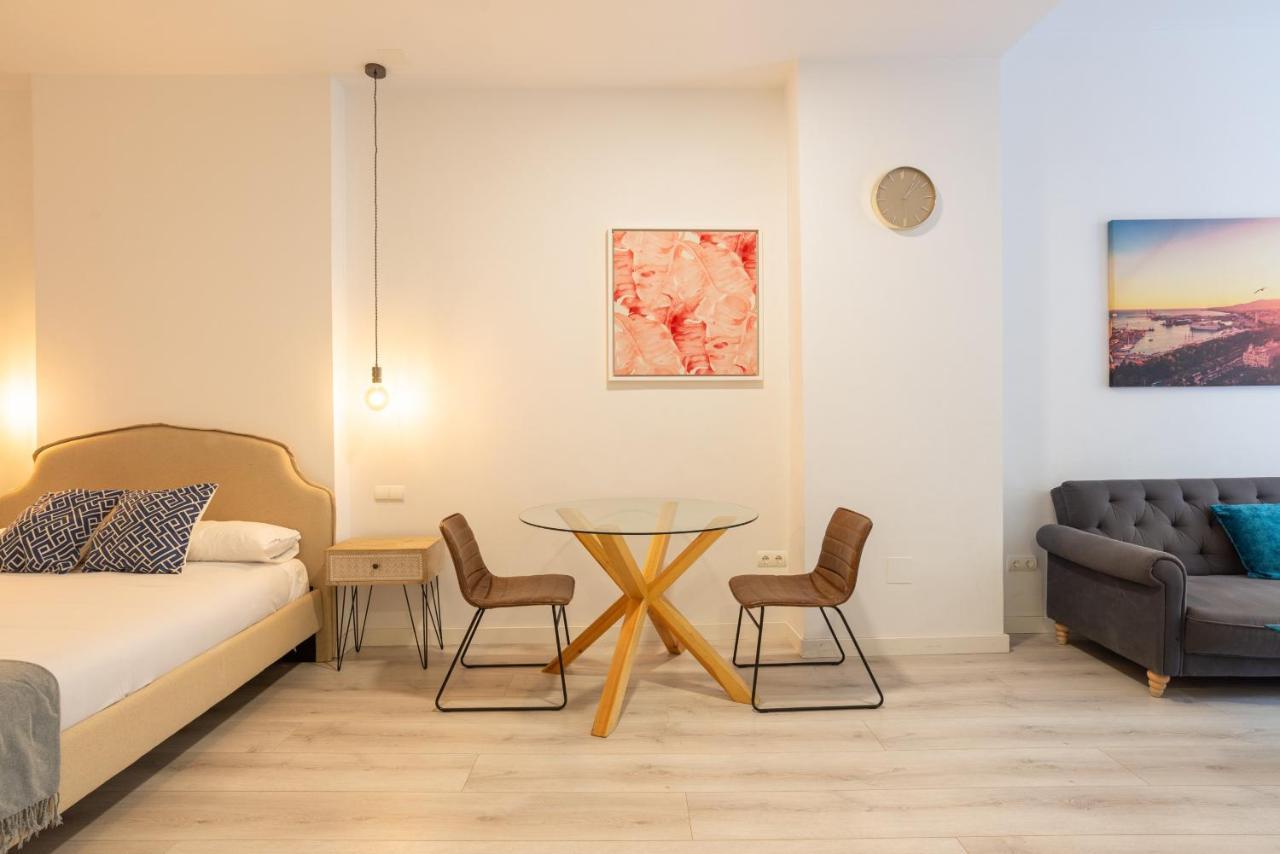 Urbe10 Plaza De La Constucion Premium Loft Apartment Malaga Bagian luar foto