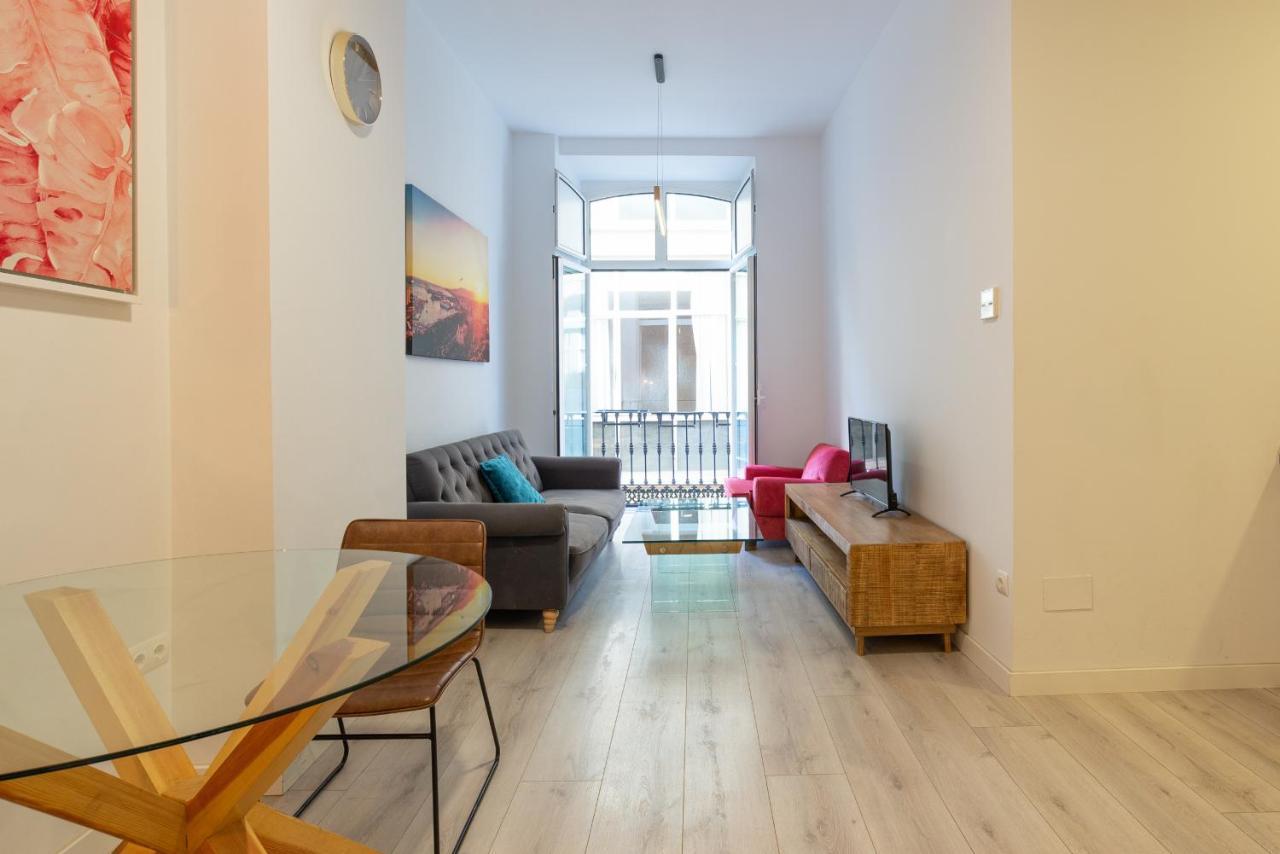 Urbe10 Plaza De La Constucion Premium Loft Apartment Malaga Bagian luar foto