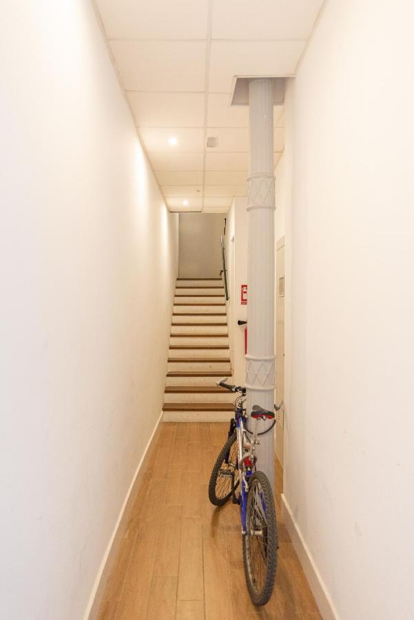 Urbe10 Plaza De La Constucion Premium Loft Apartment Malaga Bagian luar foto