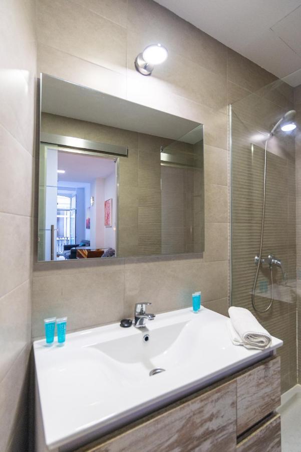 Urbe10 Plaza De La Constucion Premium Loft Apartment Malaga Bagian luar foto