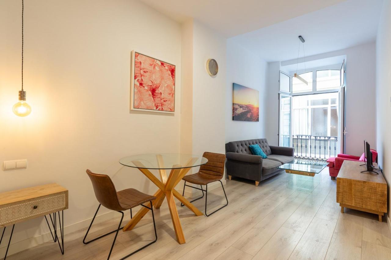 Urbe10 Plaza De La Constucion Premium Loft Apartment Malaga Bagian luar foto